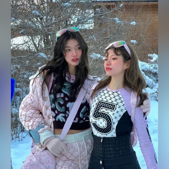 Auth Chanel 22N CC Logo Knit Top P73252 - Size 36 - Picture 14 of 14